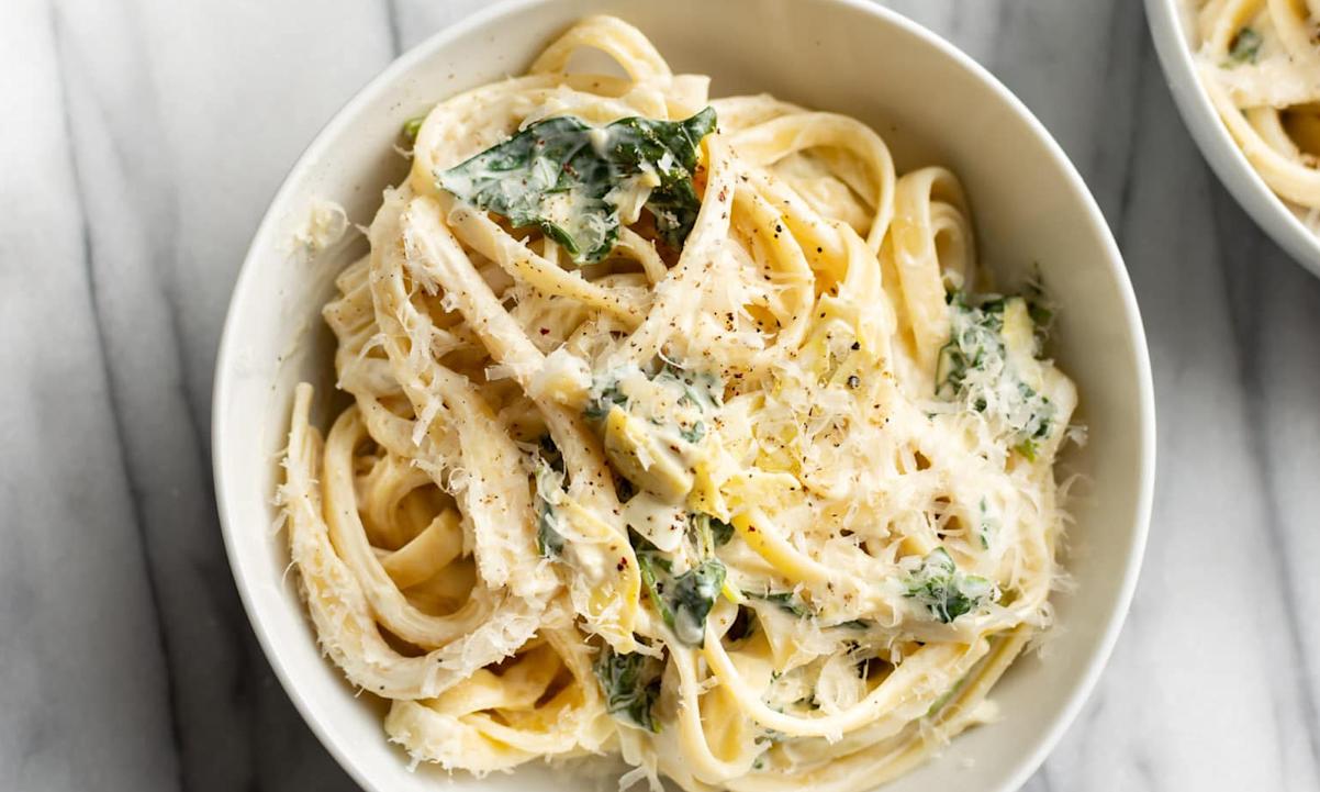  Salt & Lavender’s Spinach Artichoke Pasta 